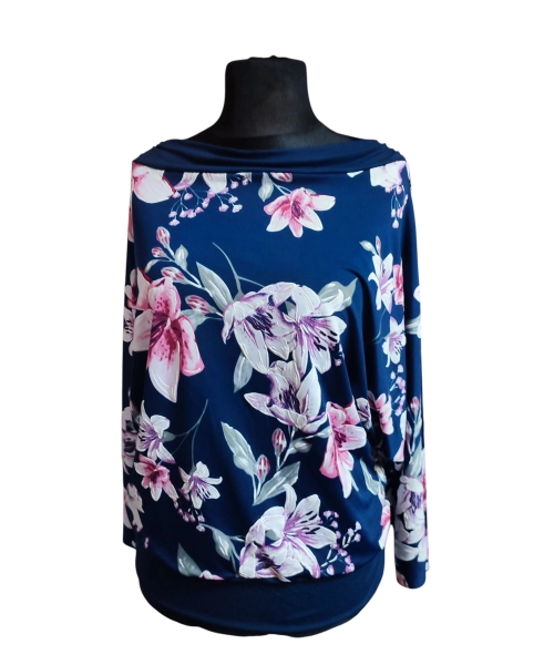 Granatowa bluzka kimono z marszczonym dekoltem - wzór w kwiaty